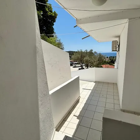 Zorbas Family House Hotel 3*