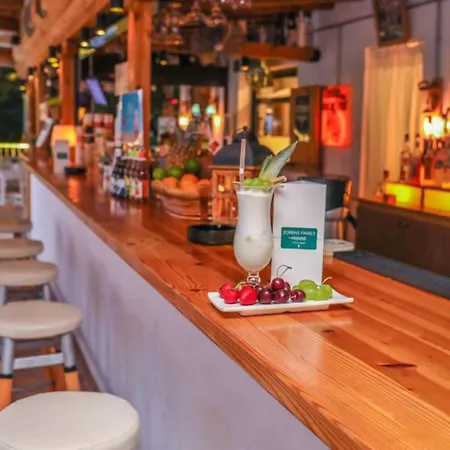 Zorbas Family House Hotel