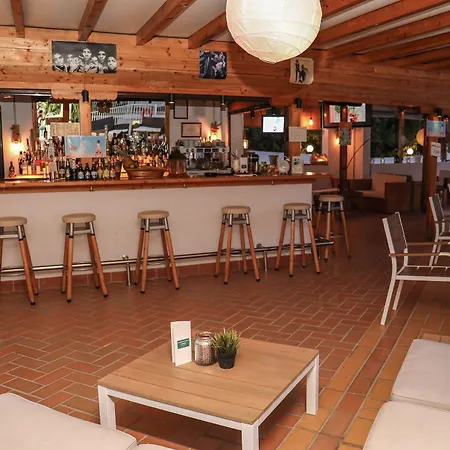 Zorbas Family House 3*