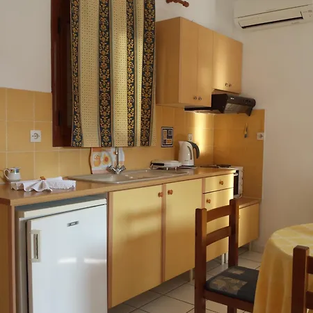 Zorbas Family House 3*