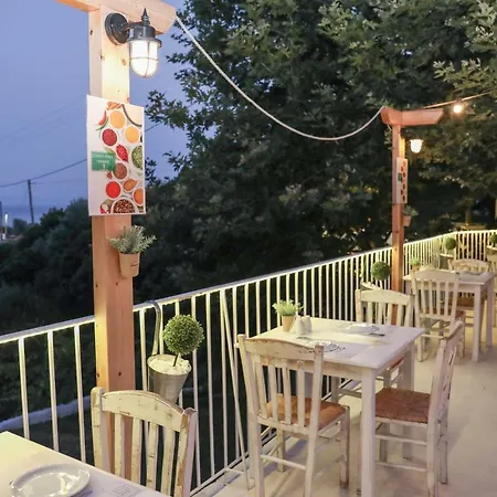 Zorbas Family House 3* Troulos