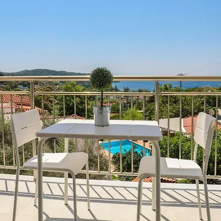 Zorbas Family House Hotel 3*