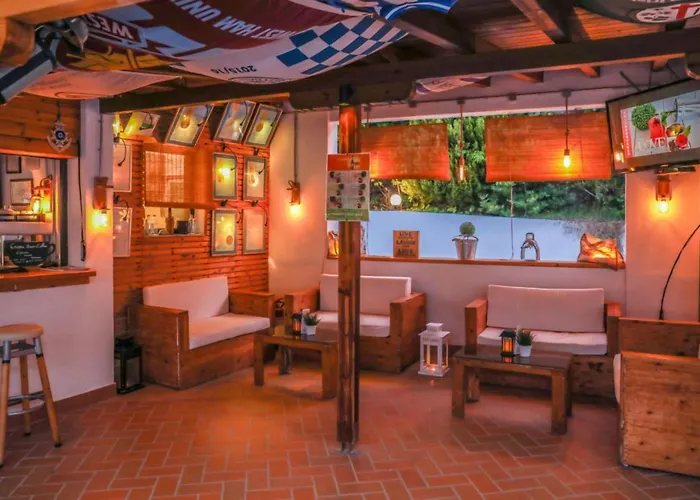 Hotel Zorbas Family House Troulos