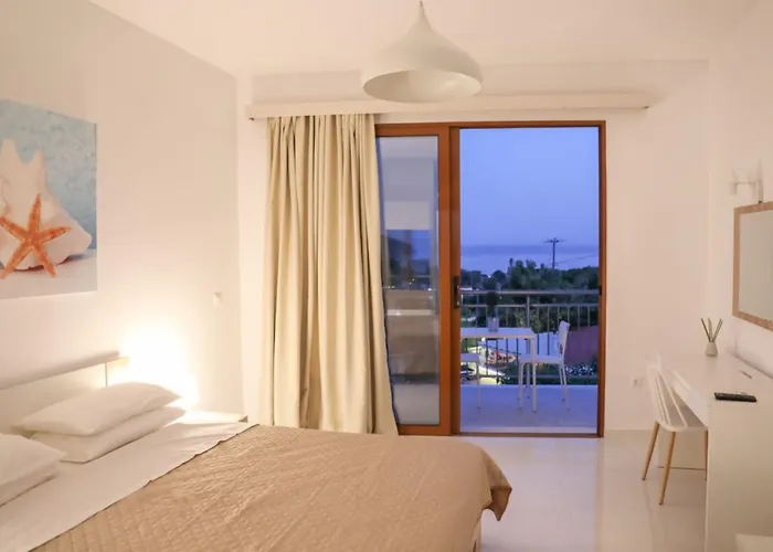 Zorbas Family House 3*