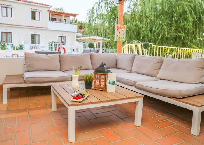 Zorbas Family House Hotel 3*