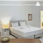 Zorbas Family House 3*
