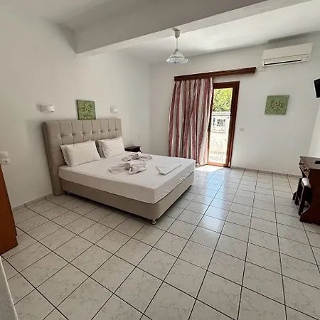 Zorbas Family House 3*