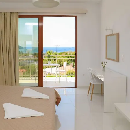 Hotell Zorbas Family House Troulos