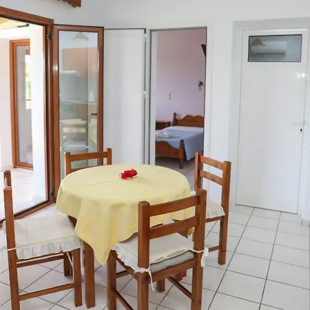 Zorbas Family House Hotel 3*