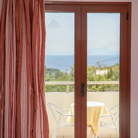 Zorbas Family House 3*