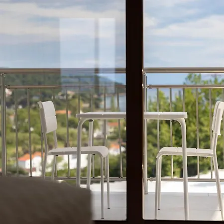 Hotell Zorbas Family House Troulos