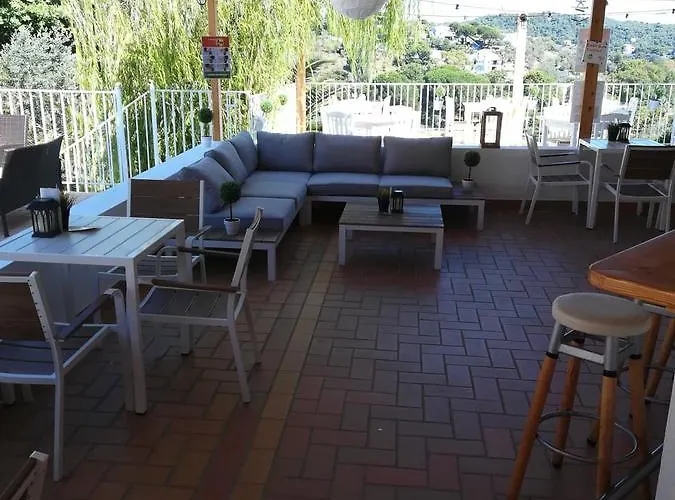 Zorbas Family House Hotel 3*