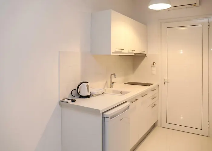 Hotel Zorbas Family House Troulos