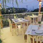 Hotel Zorbas Family House Troulos