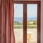 Zorbas Family House 3*