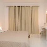 Zorbas Family House Hotel 3*
