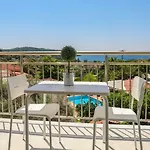 Zorbas Family House Hotel 3*